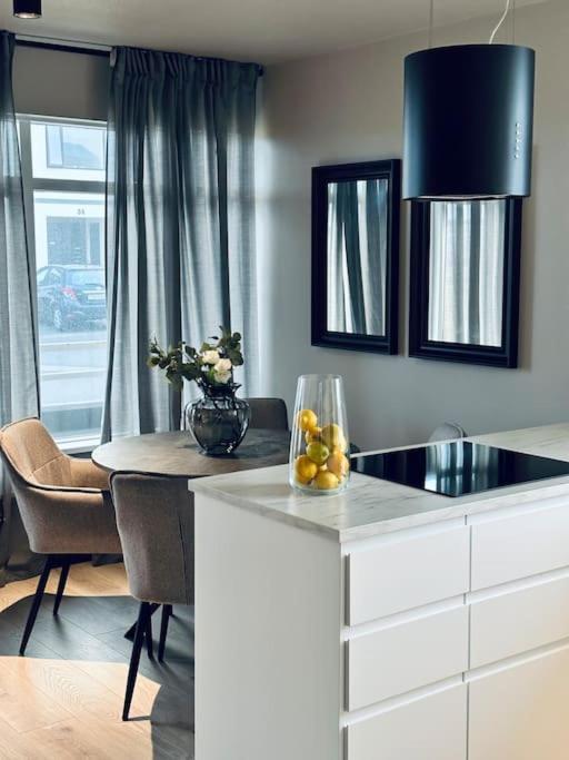 Elegant Apartment In Keflavík Kültér fotó